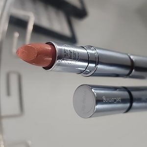 Becoming lipstick SPF10 in Delight shade